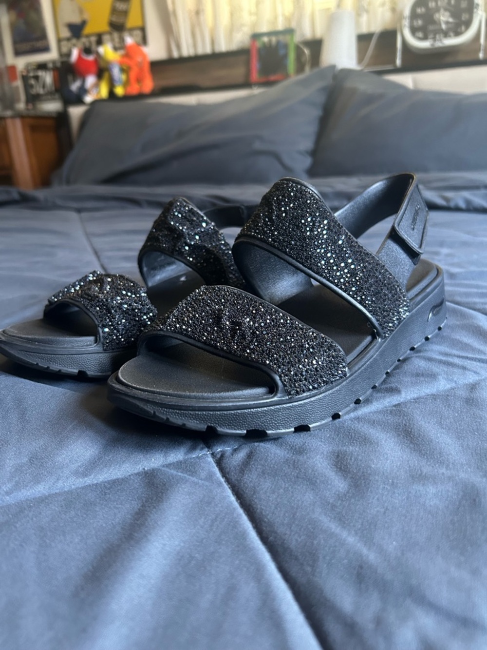 Women's Black Sparkle Strap Sandals with Cushioned Footbed